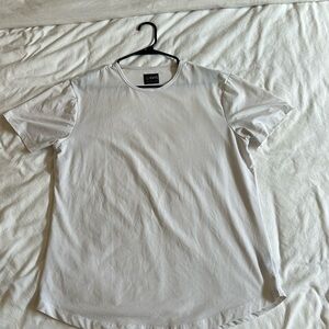 Men’s cuts curve hem t shirt